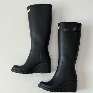 Hunter Women's Black Wedge Rain Boots
